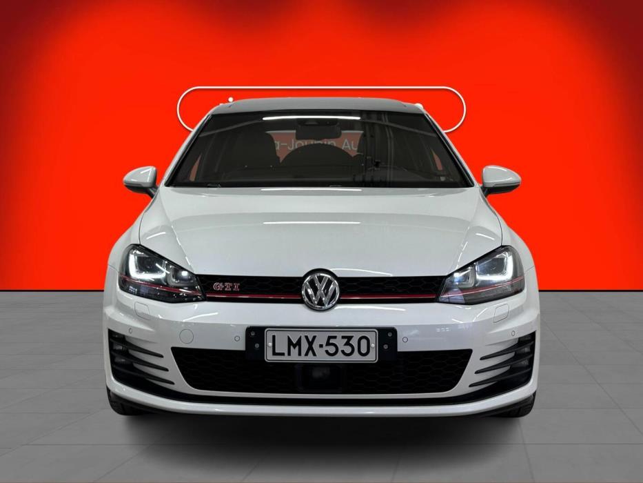 VOLKSWAGEN Golf 2015