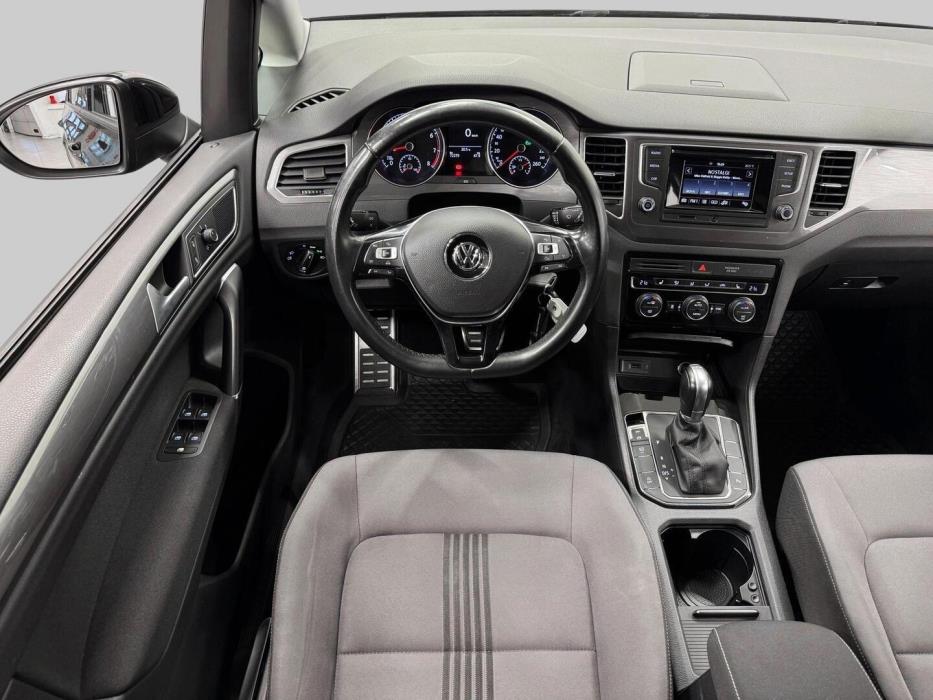 VOLKSWAGEN Golf Sportsvan 2016