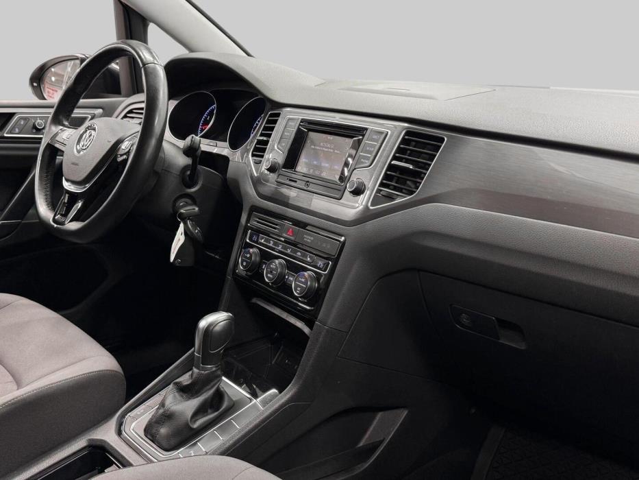 VOLKSWAGEN Golf Sportsvan 2016