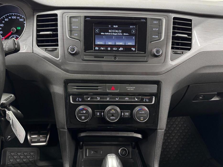 VOLKSWAGEN Golf Sportsvan 2016