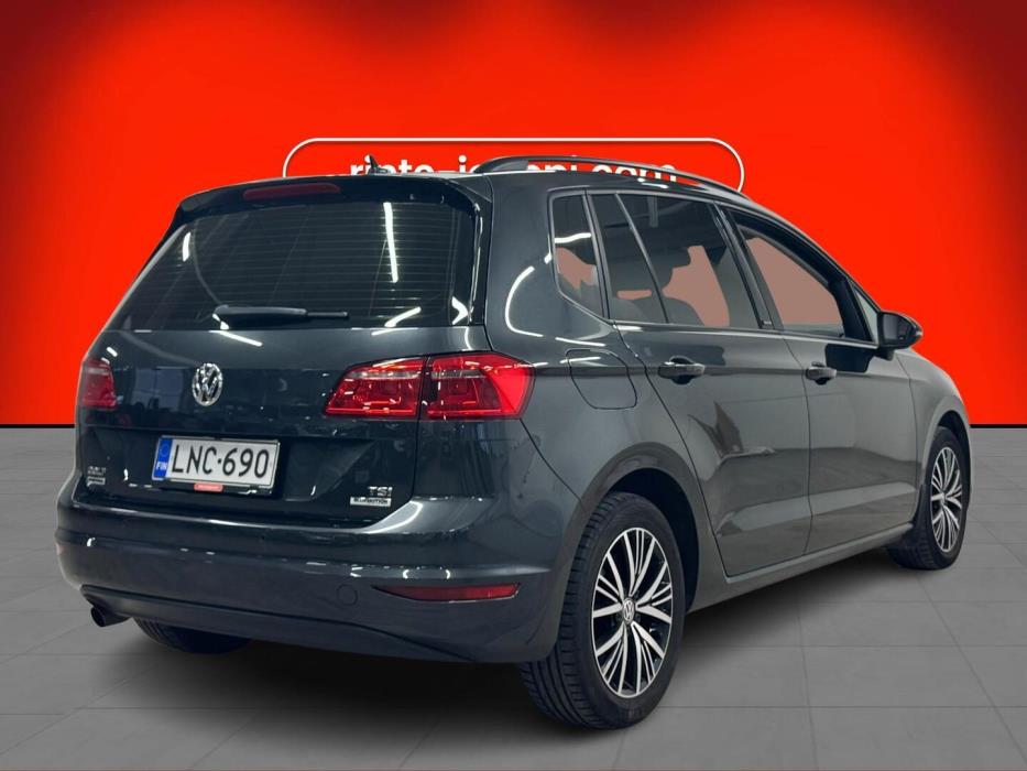 VOLKSWAGEN Golf Sportsvan 2016
