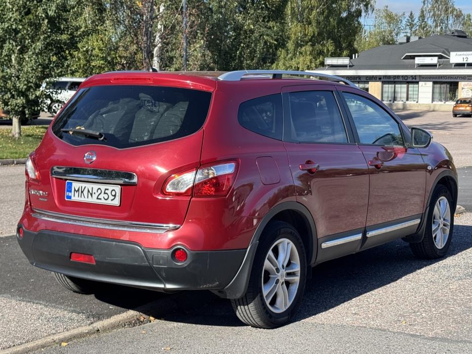 NISSAN Qashqai+2 2011