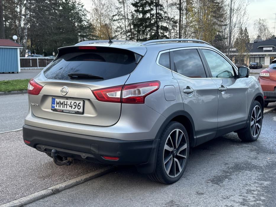 NISSAN Qashqai 2015