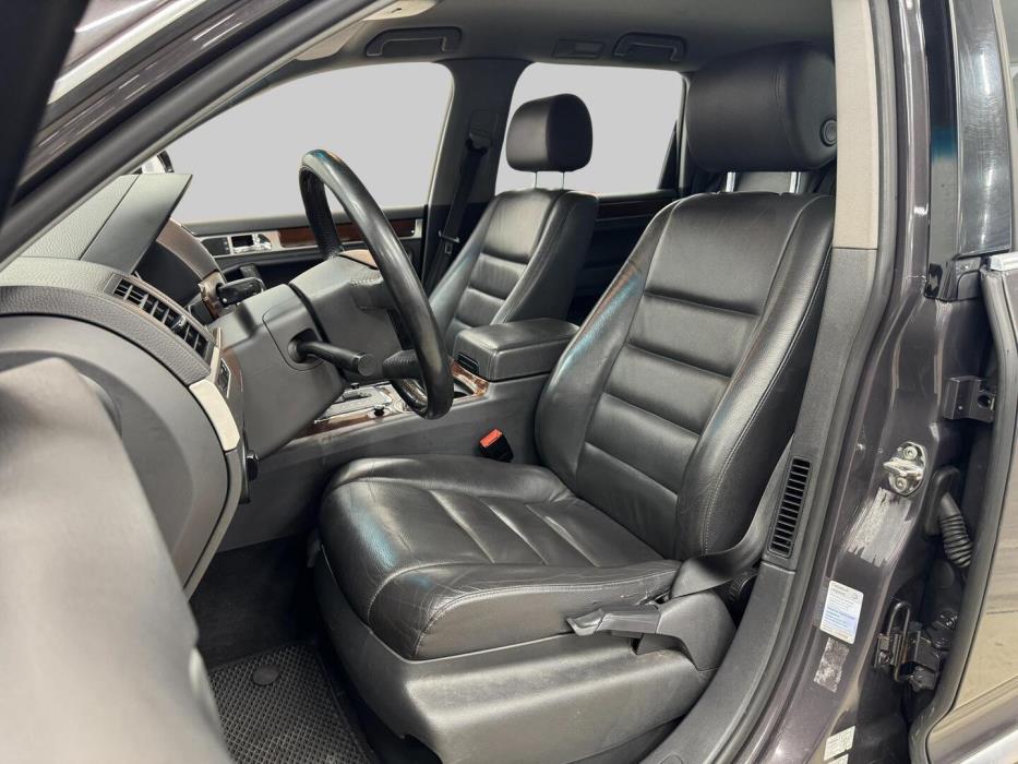 VOLKSWAGEN Touareg 2008