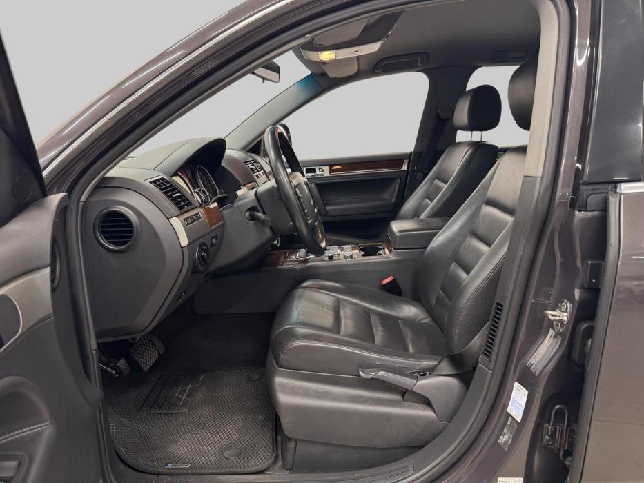 VOLKSWAGEN Touareg 2008