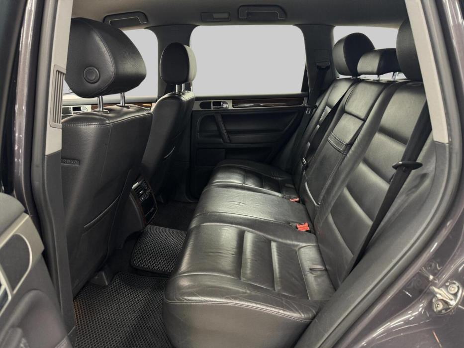 VOLKSWAGEN Touareg 2008
