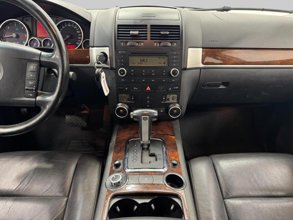 VOLKSWAGEN Touareg 2008