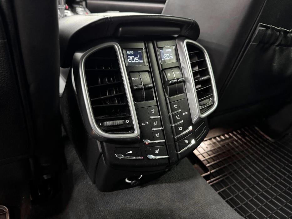 PORSCHE Cayenne 2010