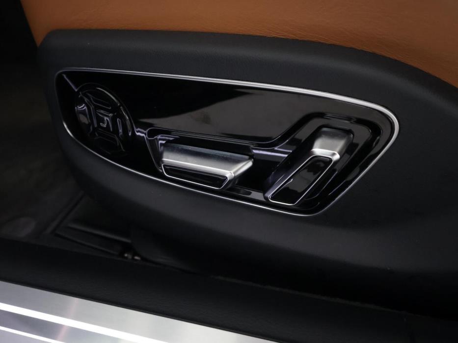 AUDI A8 2025