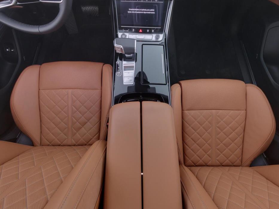 AUDI A8 2025