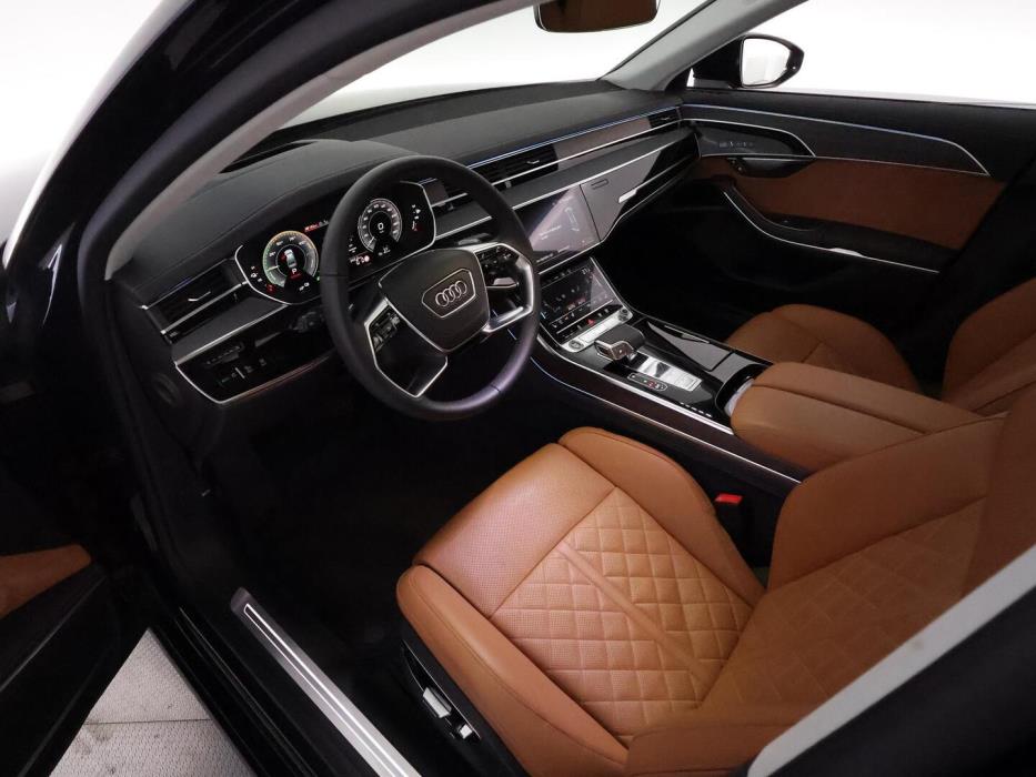 AUDI A8 2025