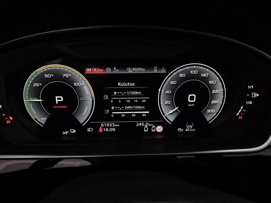 AUDI A8 2025