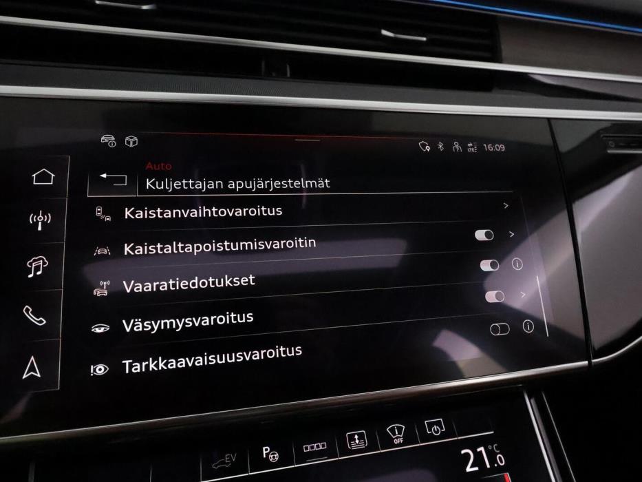 AUDI A8 2025