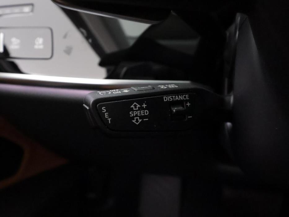 AUDI A8 2025