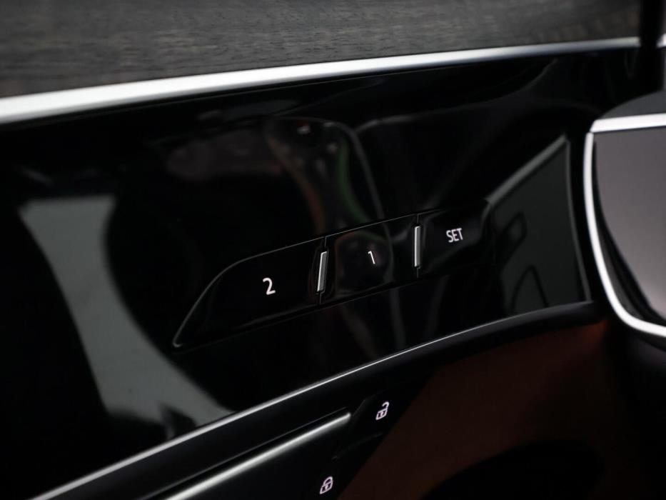 AUDI A8 2025
