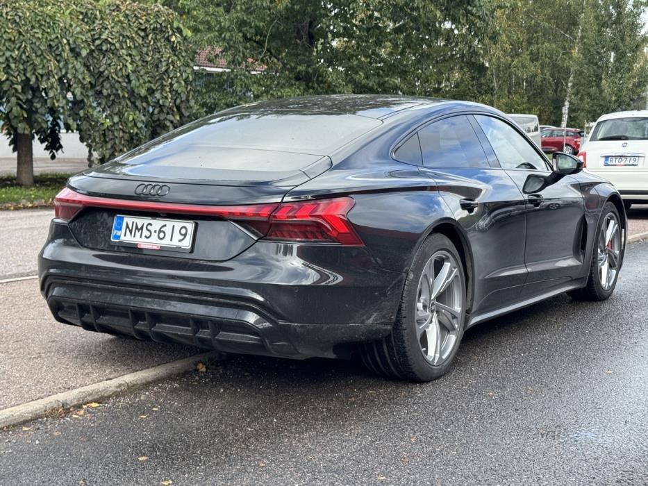 AUDI E-TRON GT 2022