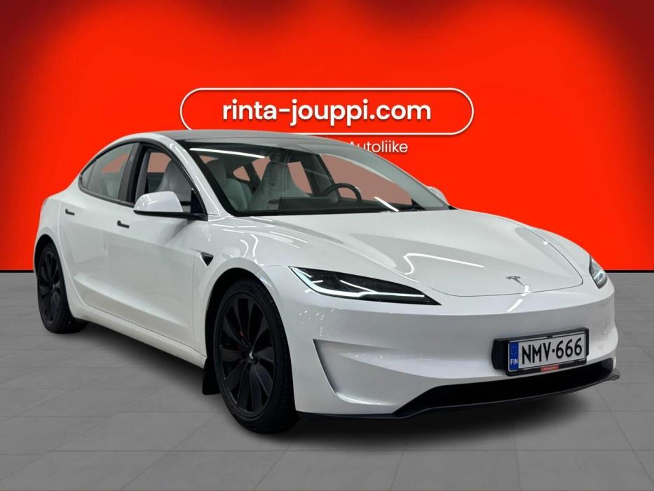 TESLA Model 3 2024