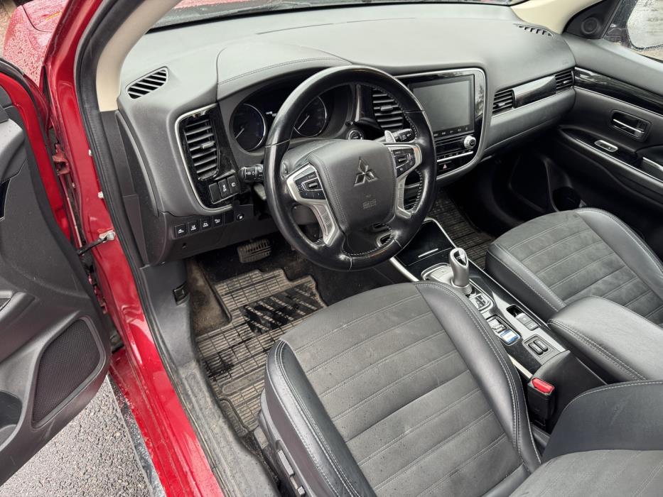 MITSUBISHI Outlander PHEV 2020