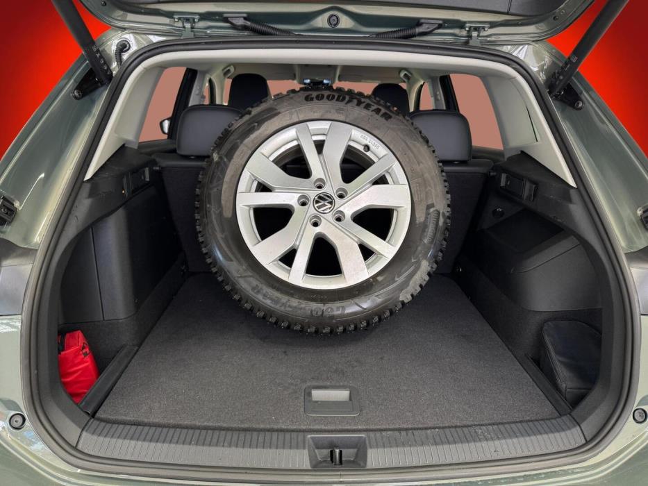 VOLKSWAGEN Tiguan 2024