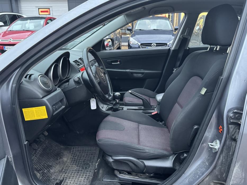 MAZDA 3 2005