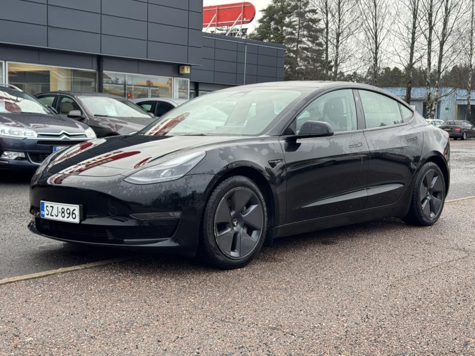 TESLA Model 3 2021