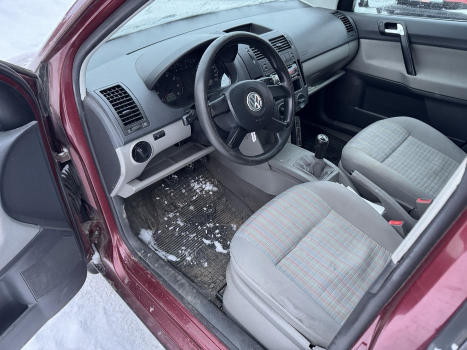 VOLKSWAGEN Polo 2005