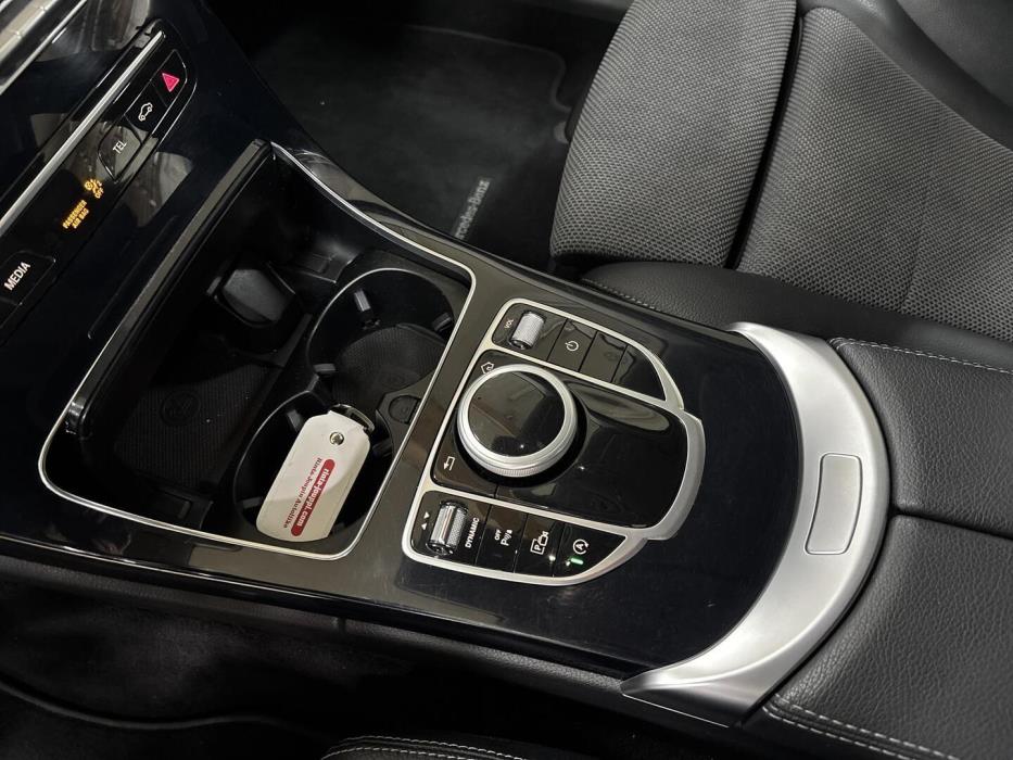 MERCEDES-BENZ C 2020
