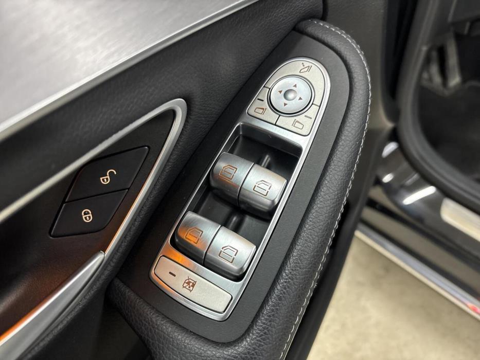 MERCEDES-BENZ C 2020