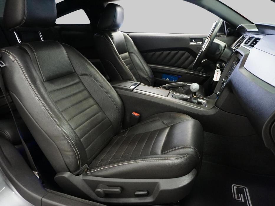 FORD Mustang 2011