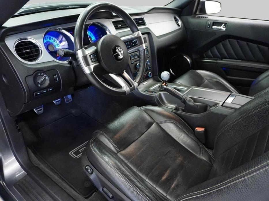 FORD Mustang 2011