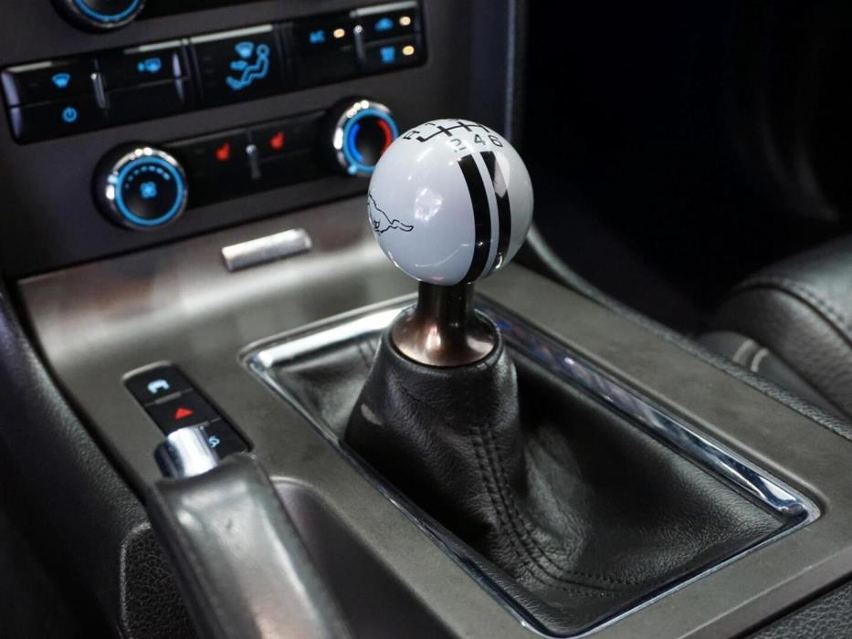 FORD Mustang 2011