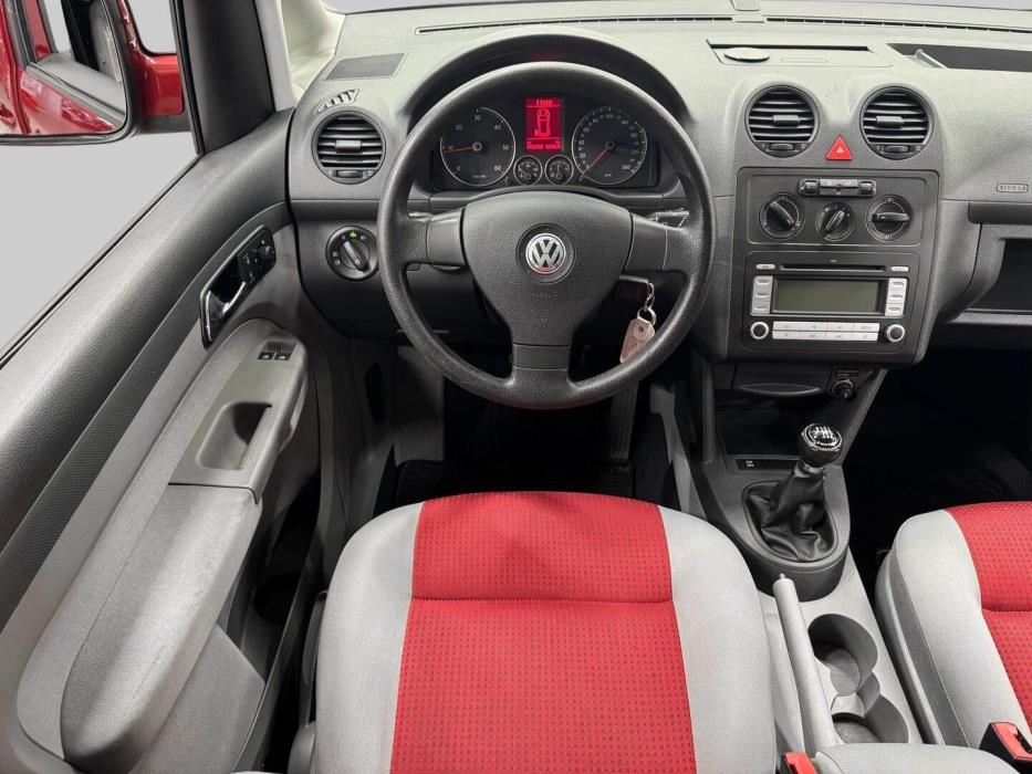 VOLKSWAGEN Caddy 2009