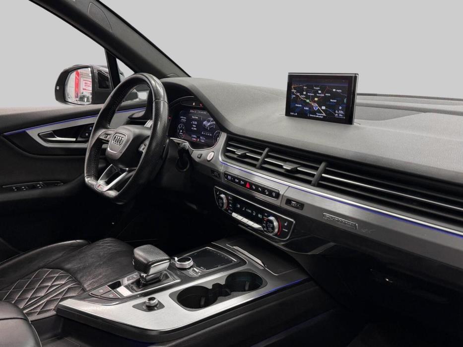 AUDI Q7 2017