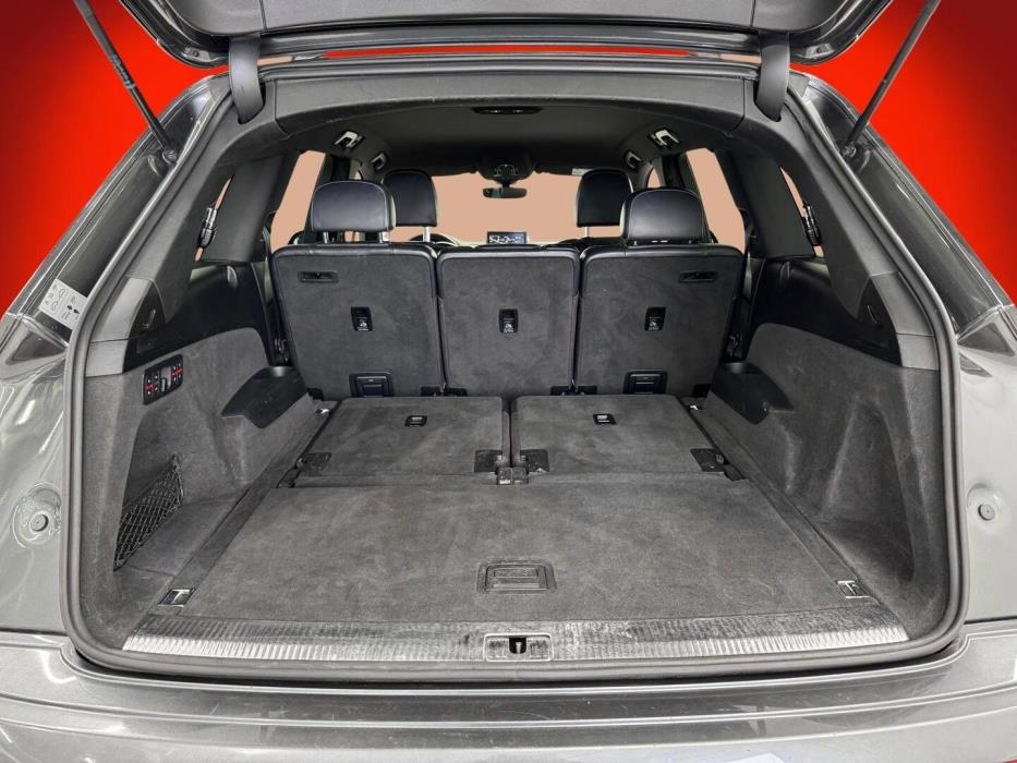AUDI Q7 2017