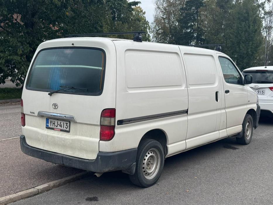 TOYOTA Hiace 2010