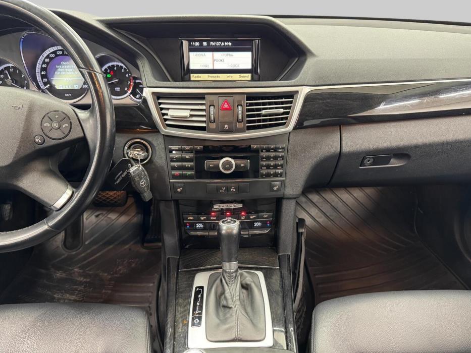 MERCEDES-BENZ E 2010