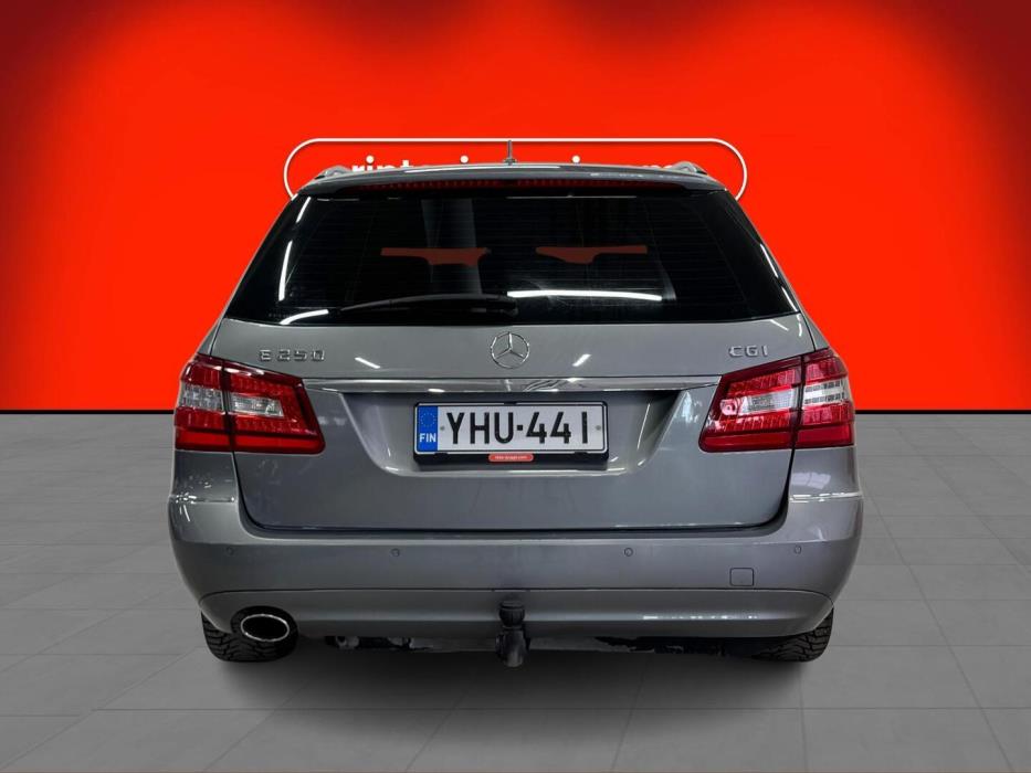 MERCEDES-BENZ E 2010