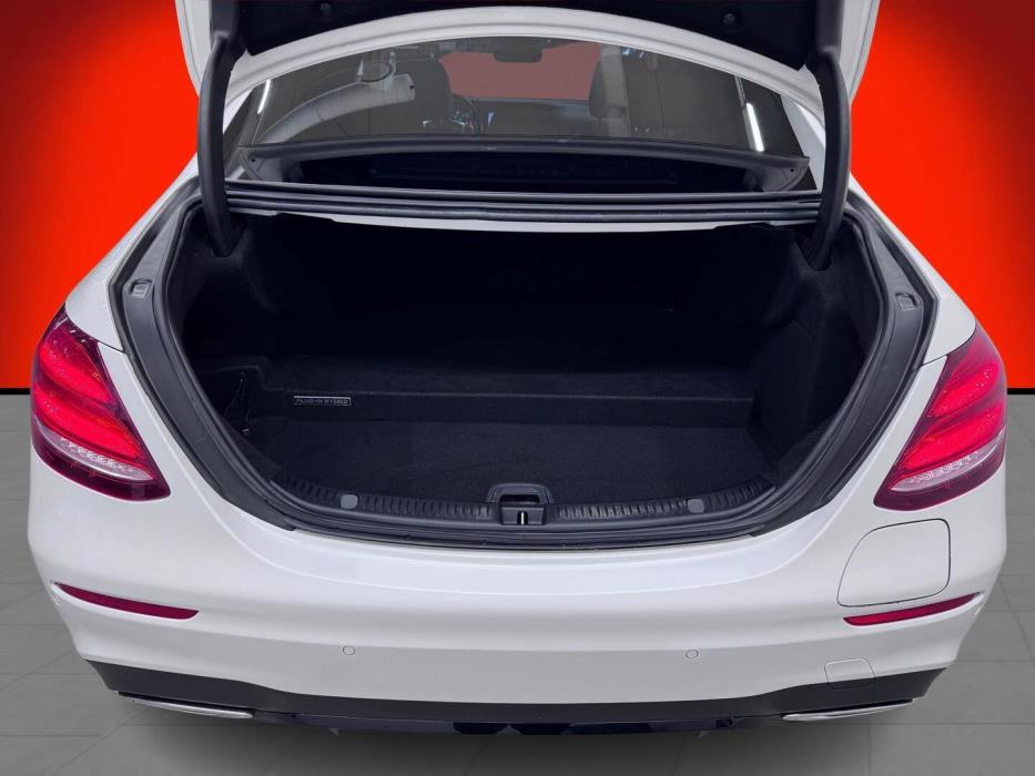 MERCEDES-BENZ E 2018