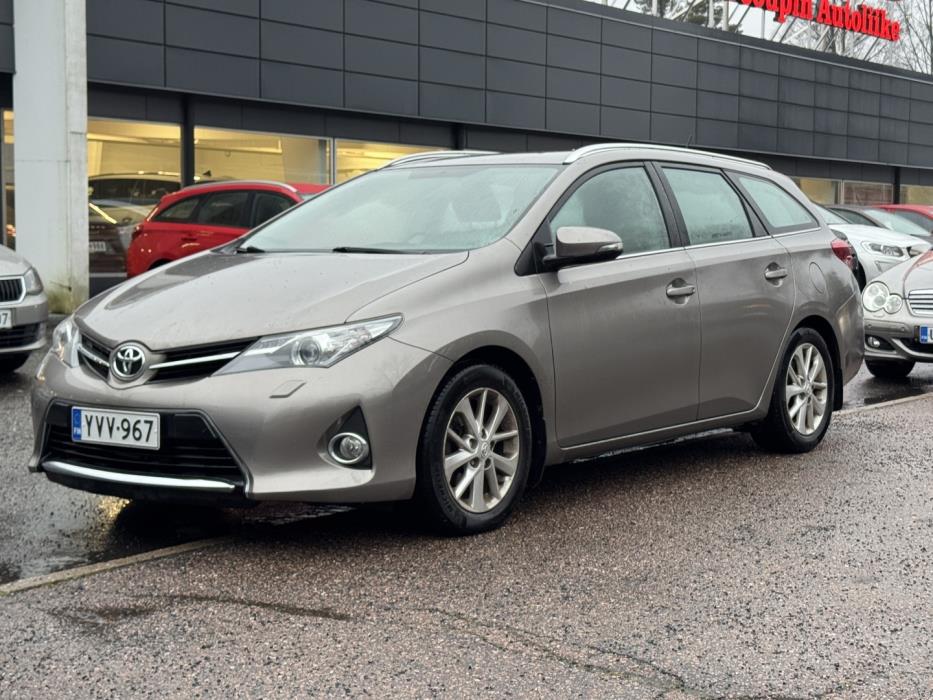 TOYOTA Auris 2013