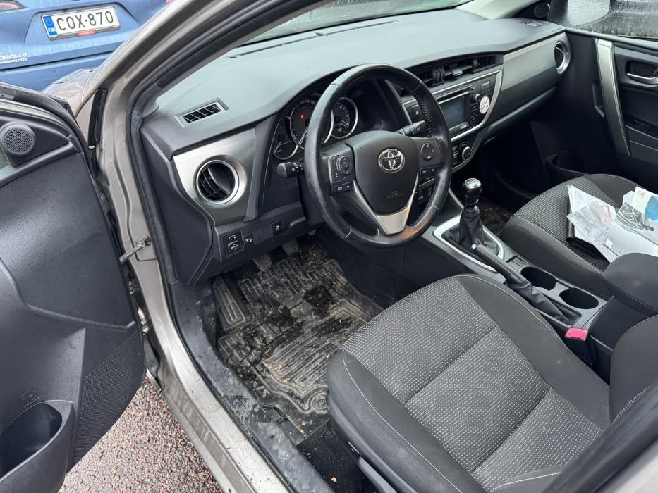TOYOTA Auris 2013