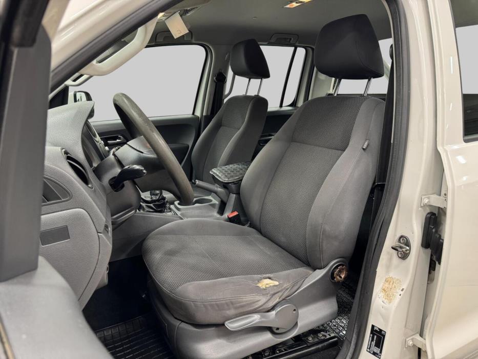 VOLKSWAGEN Amarok 2013