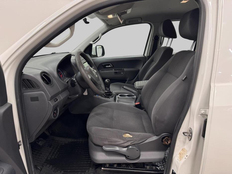 VOLKSWAGEN Amarok 2013