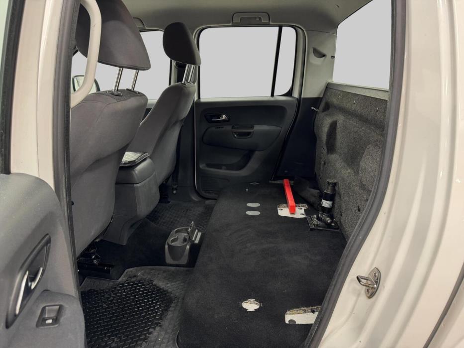 VOLKSWAGEN Amarok 2013