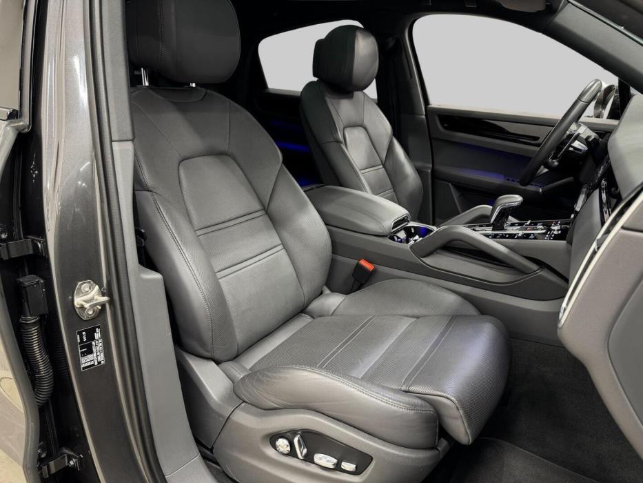 PORSCHE Cayenne 2021