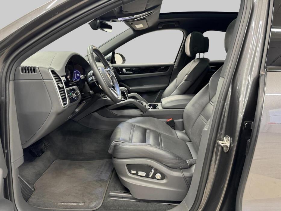 PORSCHE Cayenne 2021