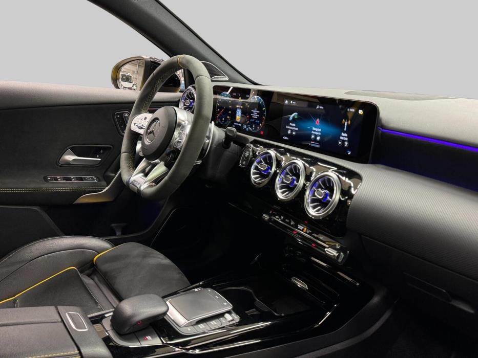 MERCEDES-BENZ A 45 AMG 2022