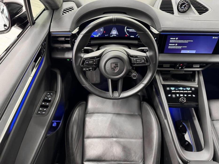 PORSCHE Macan 2024