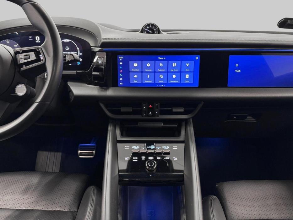 PORSCHE Macan 2024