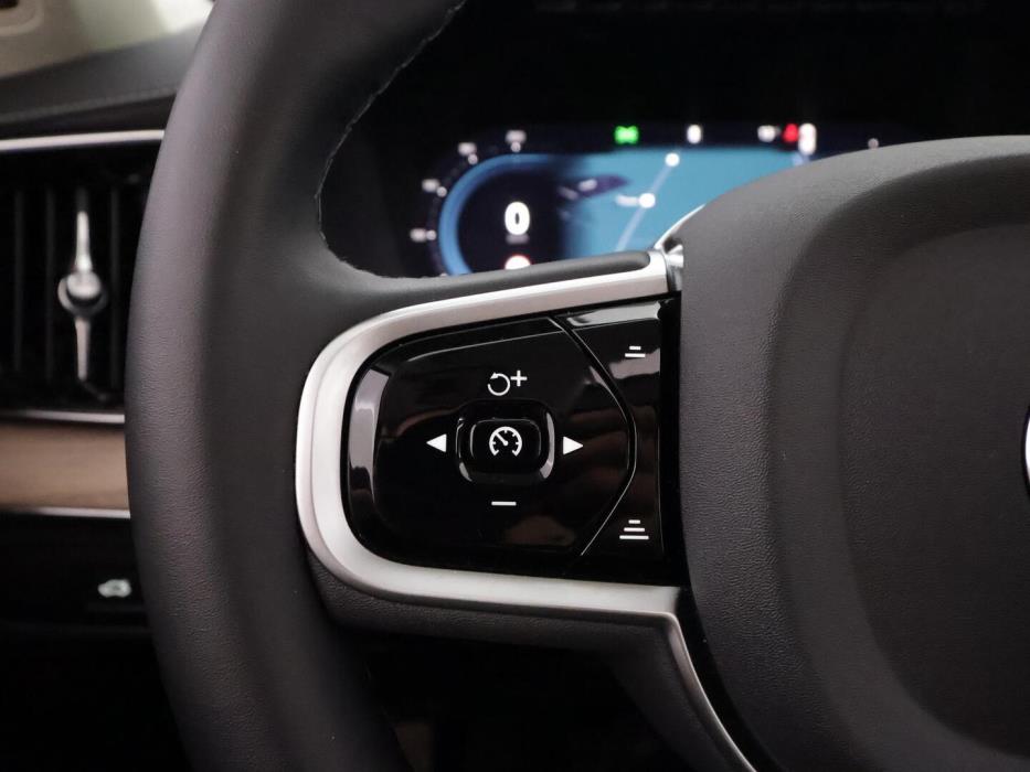 VOLVO XC90 2025