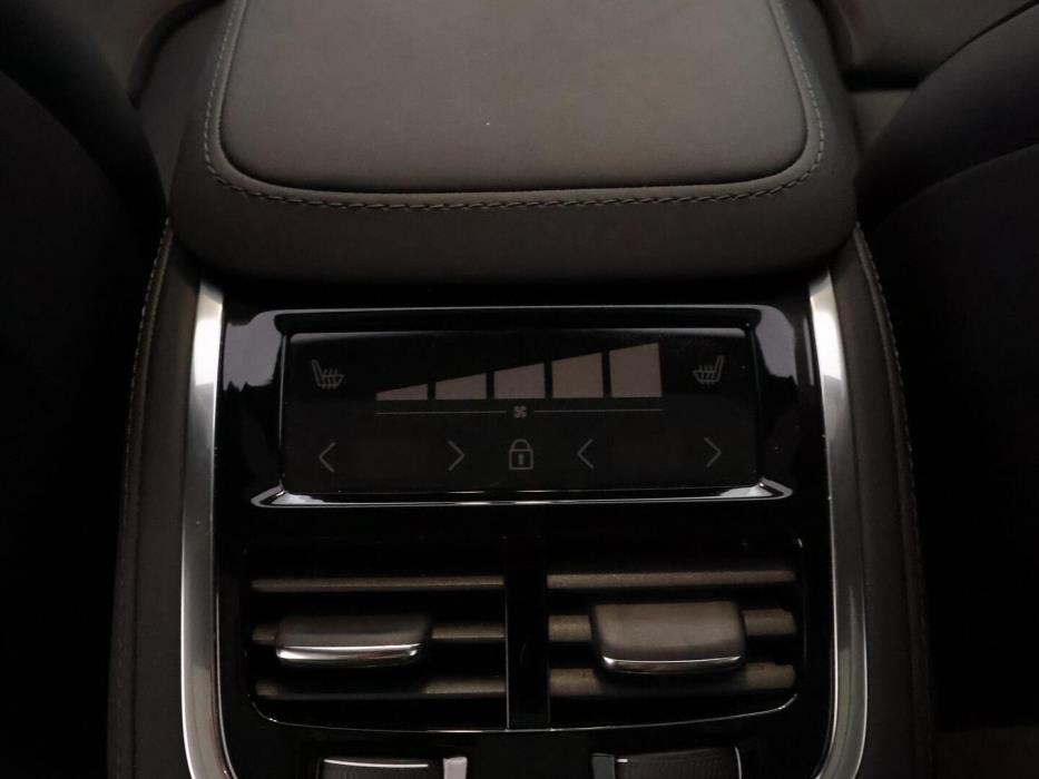 VOLVO XC90 2025